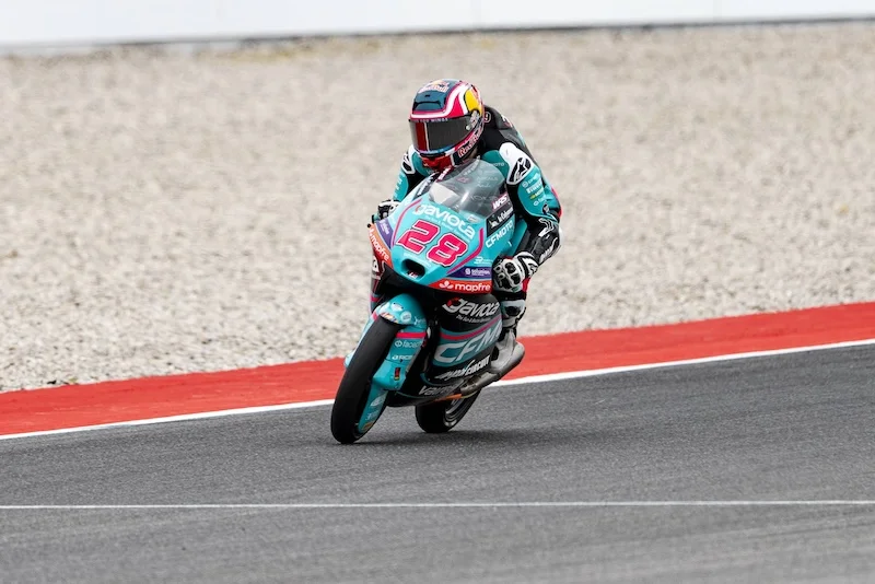 Moto3 Catalogne Course : Maximo Quiles s’impose en patron