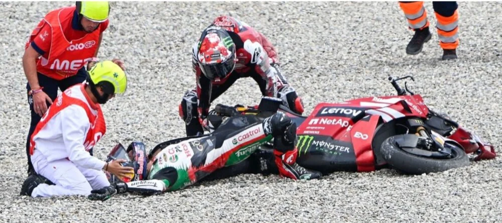 MotoGP – Catalogne, Pecco Bagnaia : « Quand j’ai vu la jambe de Johann Zarco et la douleur qu’il endurait, ça a été un coup dur pour moi »