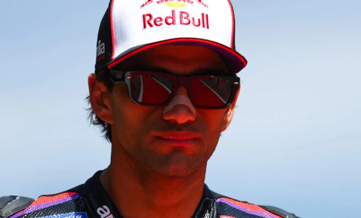 MotoGP – Le Dérapage de trop ? Jorge Martin bouscule son ingénieur dans le garage Aprilia et s’attire les foudres des fans