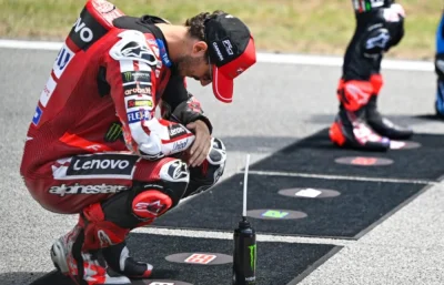 MotoGP – Un comportement EXEMPLAIRE » : Le vibrant hommage d’un commissaire de piste à Bagnaia et Marini