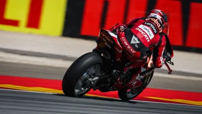 Superbike Aragon Superpole : Bulega se surpasse, sixième pole avec le record !