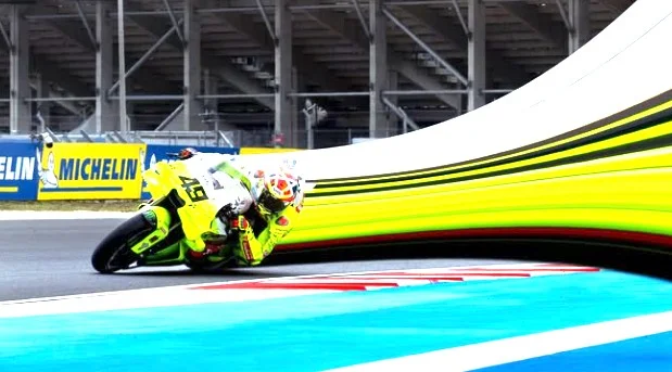 BREAKING NEWS – Balaton, le fiasco : « Une piste provisoire » – Faible affluence, sécurité douteuse, le MotoGP fuit vers le Hungaroring !