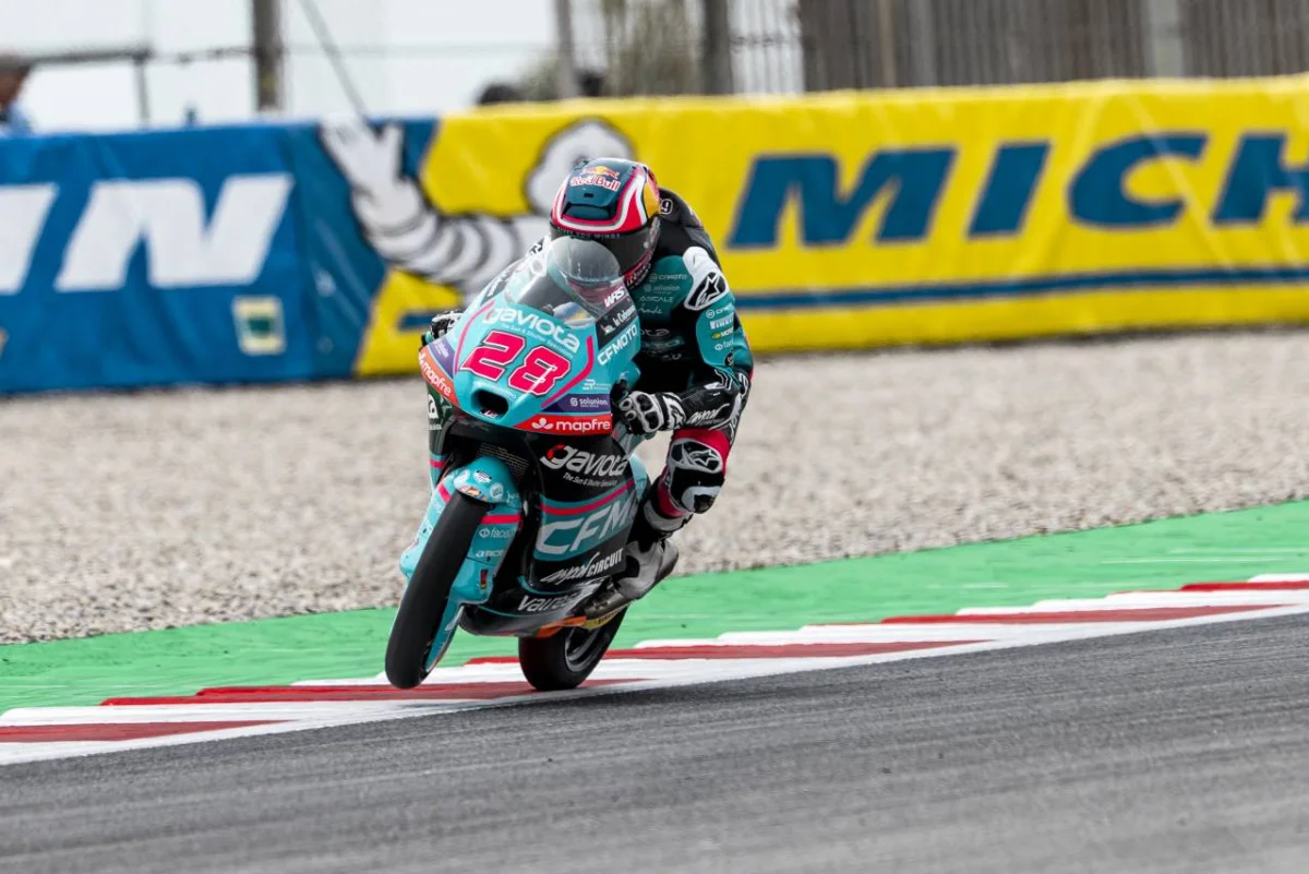 Moto3 Hongrie J1 : Maximo Quiles domine le peloton au Balaton Park
