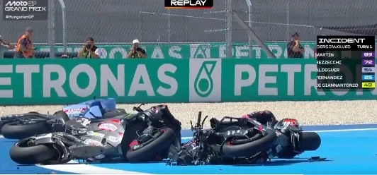 MotoGP, Hongrie J2 VIDEO – « Martinator le destructor » chez Aprilia : Jorge Martin percute Bezzecchi au départ pour la deuxième fois cette saison, et élimine trois RS-GP sur quatre