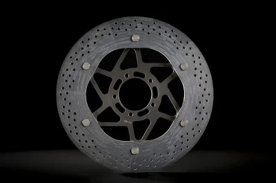BREAKING NEWS : Le Superbike passe aux freins Brembo carbone-céramique Hyction ™ !