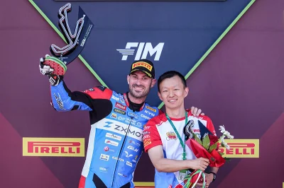 Supersport Misano J2 : Victoire dans le dernier virage pour Valentin Debise !