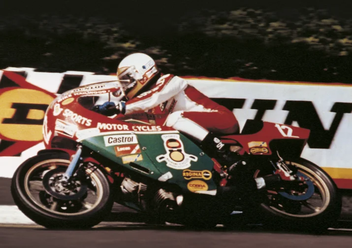 Rétro : Le jour où Mike Hailwood a choqué le Tourist Trophy