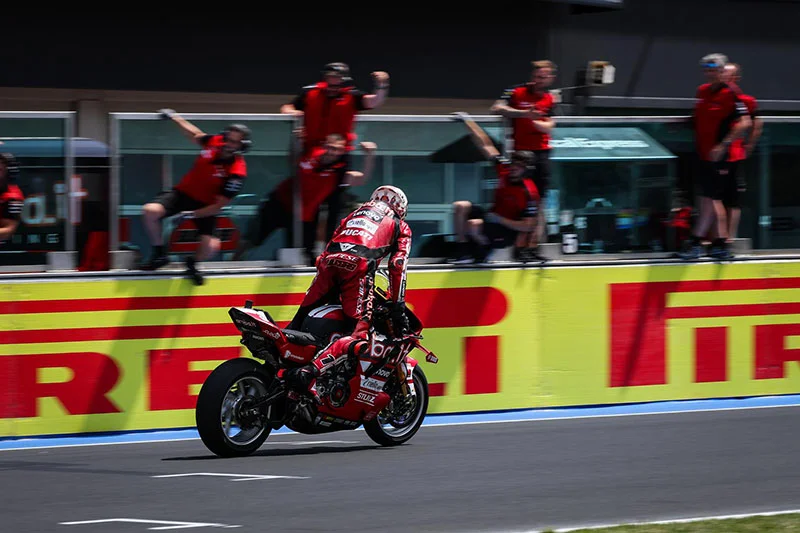 Superbike Misano J3 : La domination continue pour Bulega et Ducati à domicile