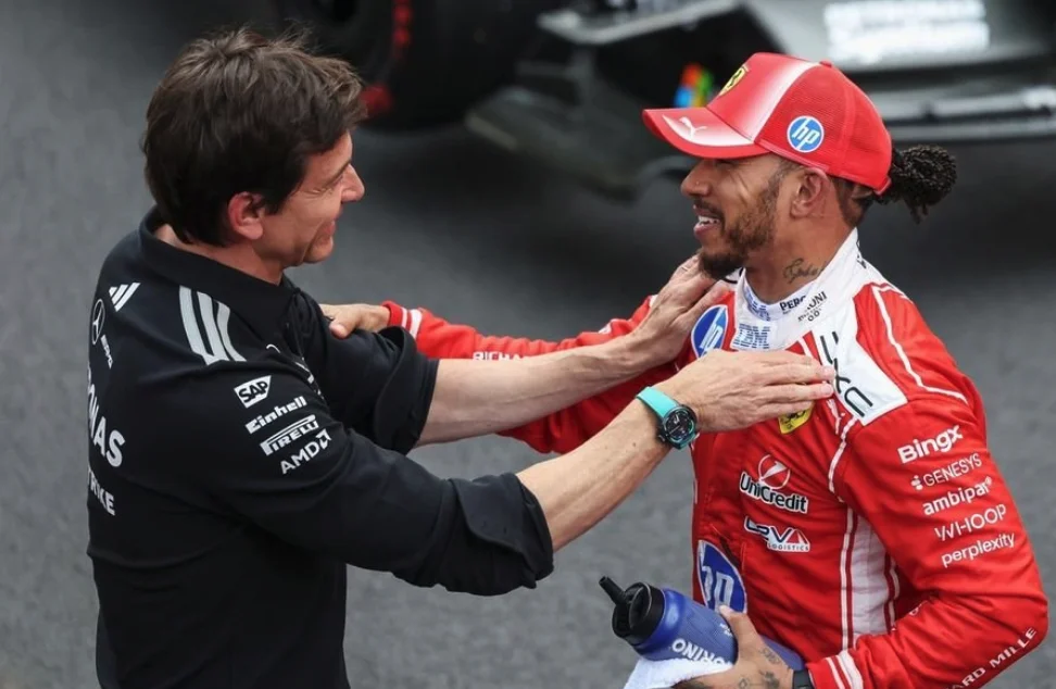 F1 – « Monstrueuse » : Toto Wolff tire la sonnette d’alarme après la métamorphose de Ferrari