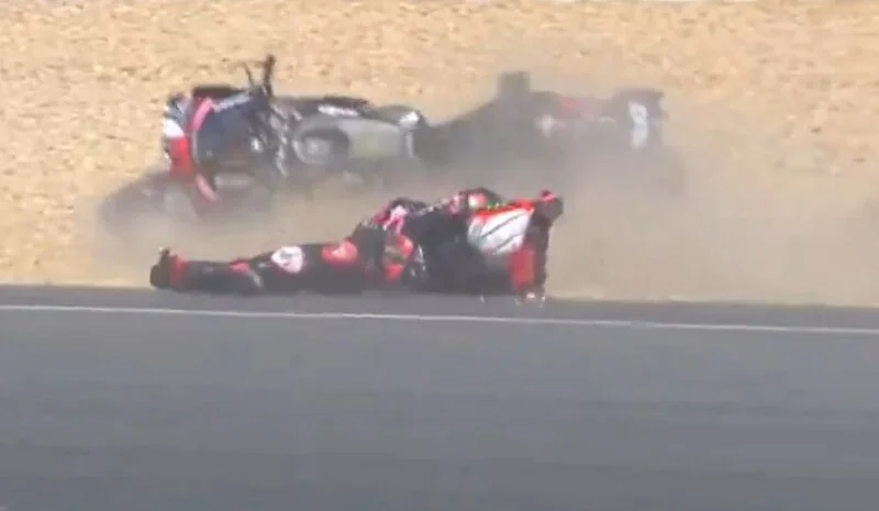 MotoGP Brno J2, Marco Bezzecchi (Aprilia/Ab) est-il en train de craquer ? « Une erreur, ça va, deux, aussi, mais là… »