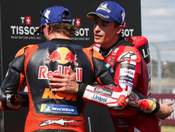 MotoGP – En évoquant régulièrement Valentino Rossi, Pedro Acosta lance-t-il déjà sa première attaque psychologique contre Marc Marquez ?