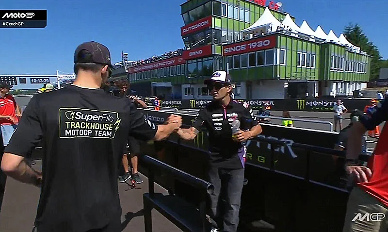 MotoGP, Brno, Parade LIVE : La charrette version tchèque !