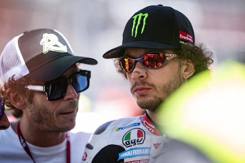 MotoGP – Rossi, la surprise : « Je ne m’attendais pas à une suspension de Bezzecchi », Rivola : « Une sanction disproportionnée ! »