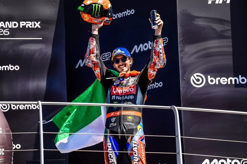 MotoGP, BREAKING NEWS : Francesco Bagnaia rejoint officiellement Aprilia pour plusieurs années !