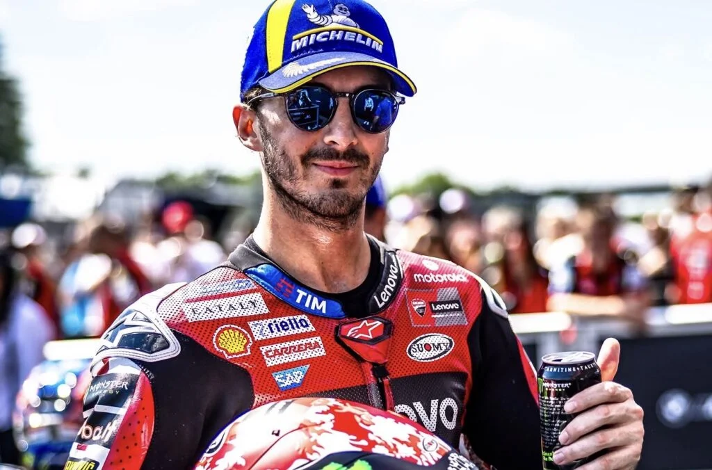 MotoGP – « Je voulais ce défi » : derrière le sourire de Bagnaia, le message qui change tout pour Ducati et Aprilia
