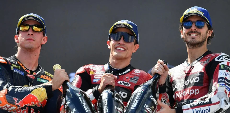 MotoGP – Acosta aurait accepté de gagner moins pour rejoindre Ducati. Bagnaia, lui, aurait refusé : deux visions qui racontent le même tournant