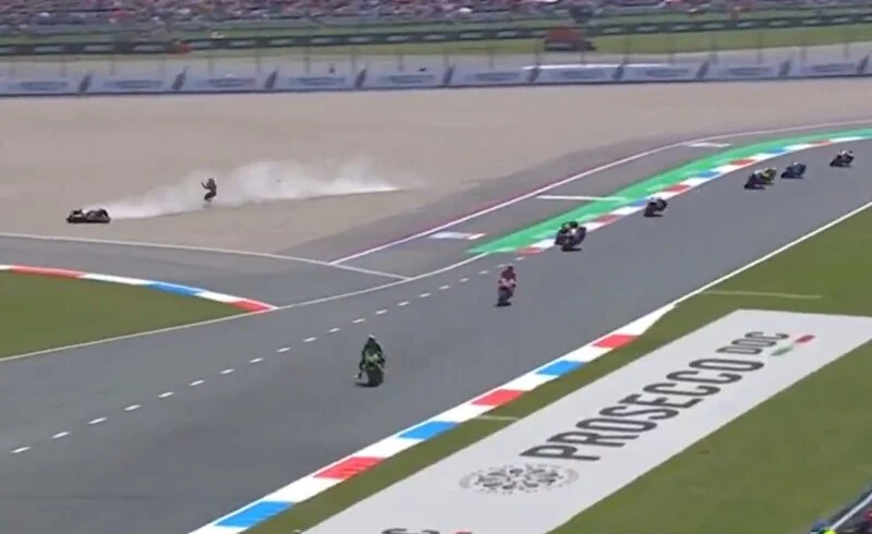 MotoGP Assen BREAKING NEWS : Marco Bezzecchi hospitalisé après sa chute d’une rare violence !
