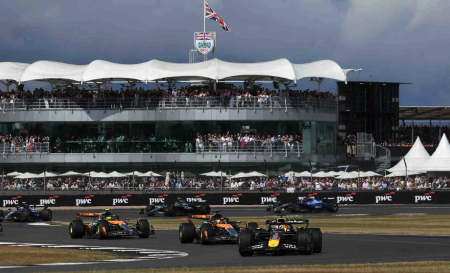 F1 – Verstappen ressort abasourdi du simulateur : « Ce n’est plus Silverstone »