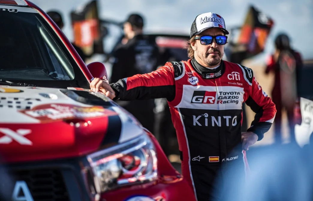 F1- Fernando Alonso entretient le suspense : le Dakar et l’endurance dans son viseur après la F1