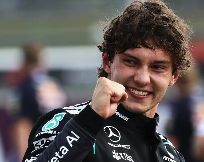 F1 – Silverstone : pole d’Antonelli, exploit d’Hadjar face à Verstappen, coup dur pour Gasly