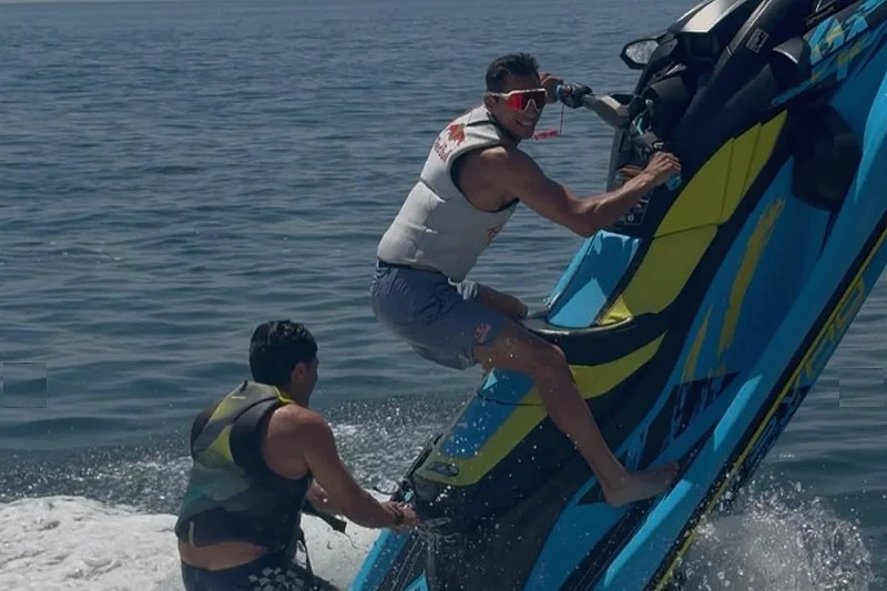 MotoGP, VIDÉO, Toprak Razgatlioglu troque sa Yamaha contre un bolide… sur l’eau !