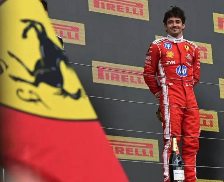 F1 – Leclerc renverse la hiérarchie à Silverstone : Ferrari retrouve le sommet et fait taire les critiques