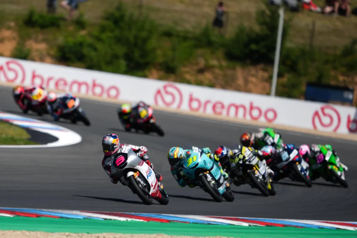 Moto3 Allemagne, J1 : Pratama le meilleur, Quiles au tapis