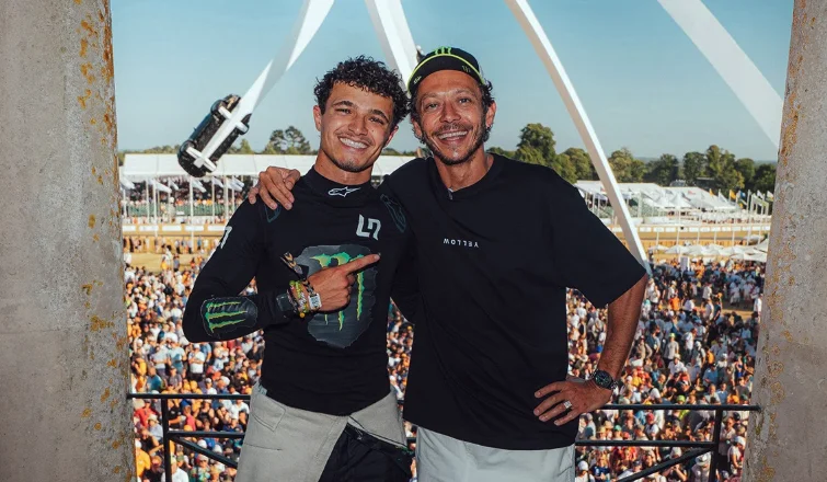 F1 – Lando Norris et Valentino Rossi réunis à Goodwood : la MCL60 fait renaître la magie McLaren