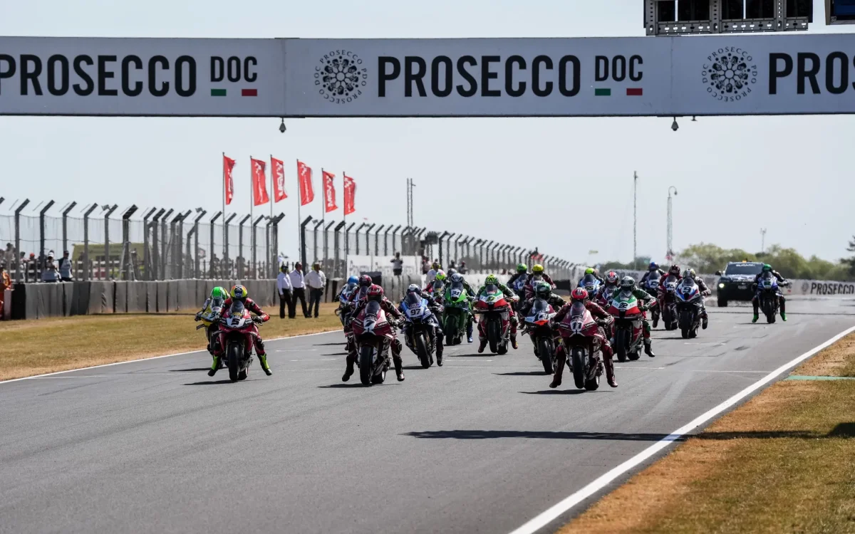 Superbike Donington Course Suerpole : Lecuona redescend sur terre après son premier triomphe