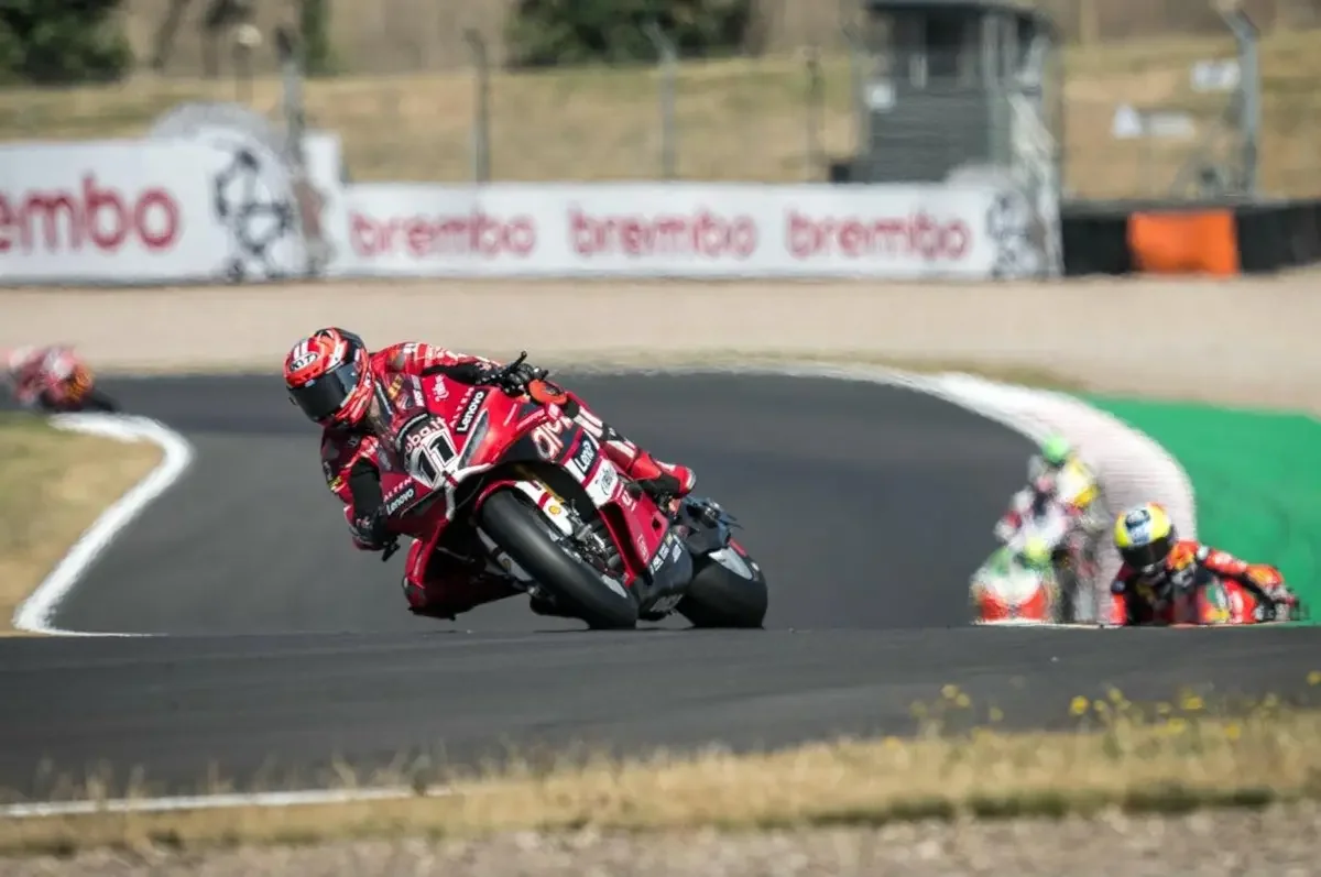 Superbike Dinongton Course 2 : Retour à la routine, Nicolò Bulega ne vacille pas