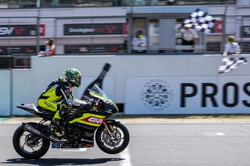 Supersport, Donington J3 : Bis repetita pour Tom Booth-Amos !