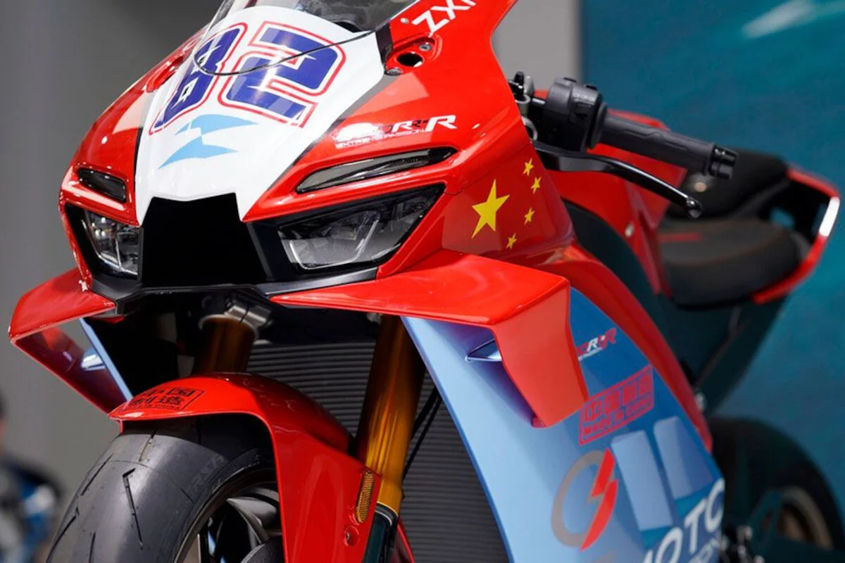Street, ZXMoto – Cette sportive chinoise à moins de 8 000 € fait rêver… mais il y a un détail que les motards français doivent connaître