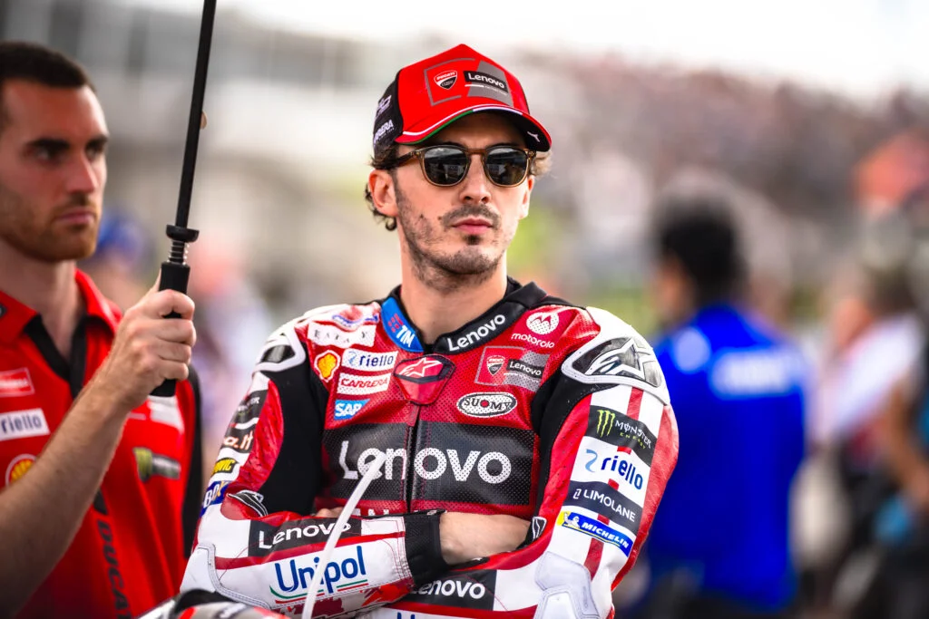 MotoGP – BREAKING NEWS : le mystère Pecco Bagnaia peut être résolu, opération à l’avant-bras, et objectif retour à Silverstone