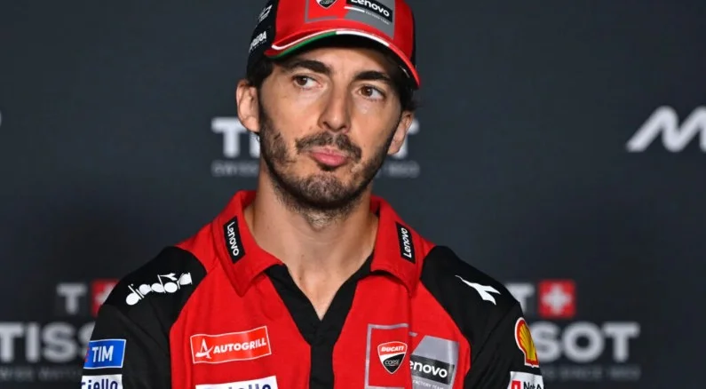 MotoGP – Tensions chez Ducati : Andrea Dovizioso remet en cause la motivation profonde de Pecco Bagnaia avant son départ pour Aprilia