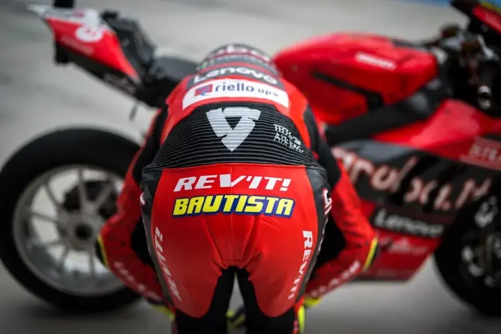 MotoGP – Alvaro Bautista sur Marc Marquez : « Il ne méritait pas de terminer sa carrière comme ça »