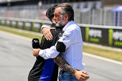 Angel Charte, le médecin qui rappelle au MotoGP que le mental se soigne autant que les fractures