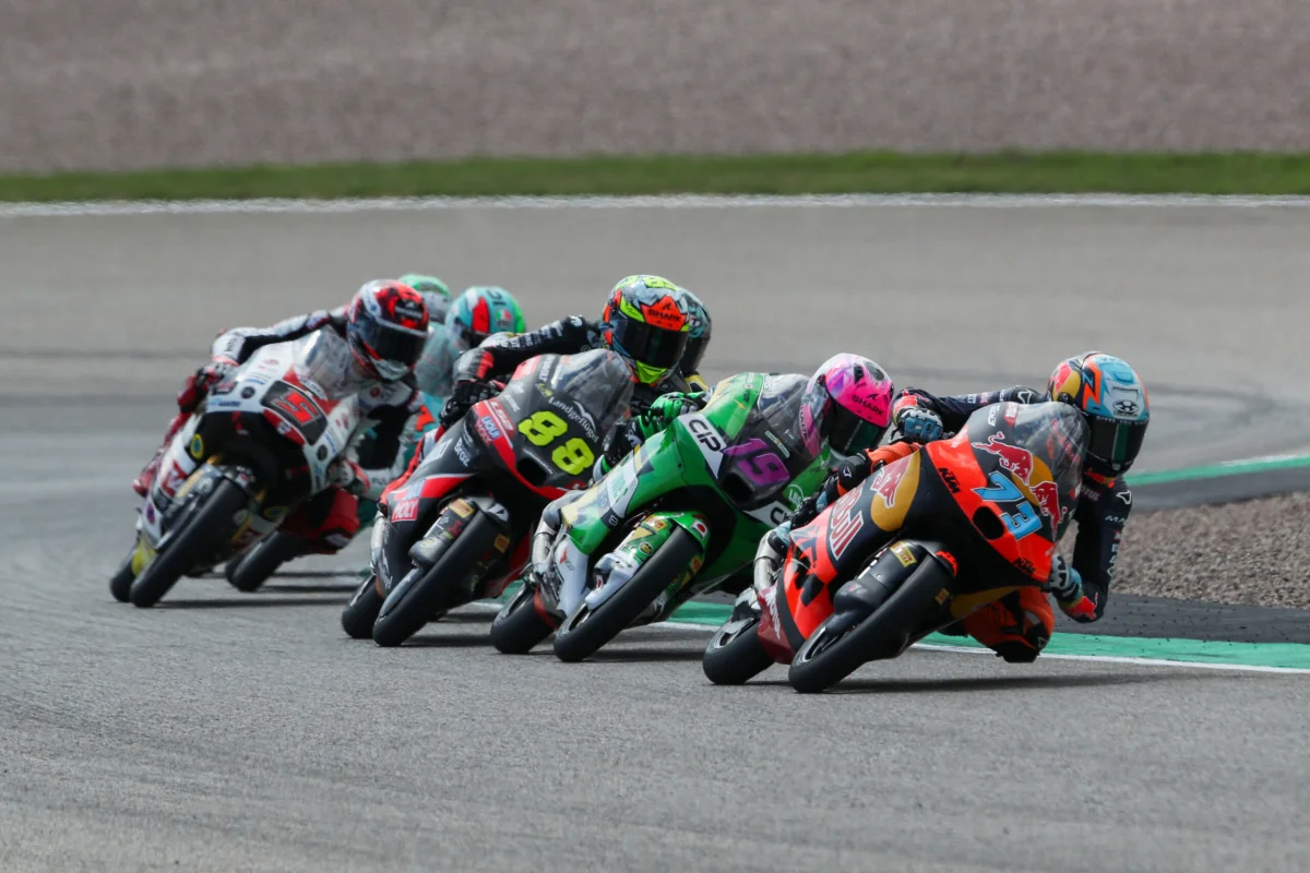 Moto3 Silverstone, J1 : Valentin Perrone donne le ton