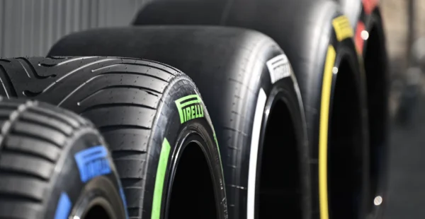 F1 – Pirelli : les pilotes râlent, les équipes gonflent