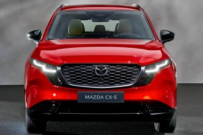 141 ch, 4,69 m, 583 litres et 35 200 € : le Mazda CX-5 2026 joue sa partition face aux SUV hybrides qui trustent le segment familial