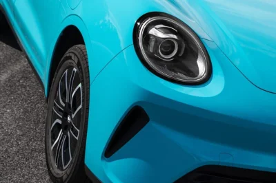 Ce SUV chinois compact au look de Porsche 911 se prépare à arriver en France : on l’a découvert à Pékin