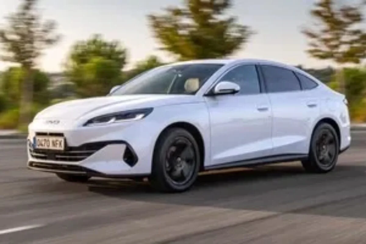 Étonnant que la berline BYD « type Classe C », avec 1 500 km d’autonomie, donne une leçon à l’Europe