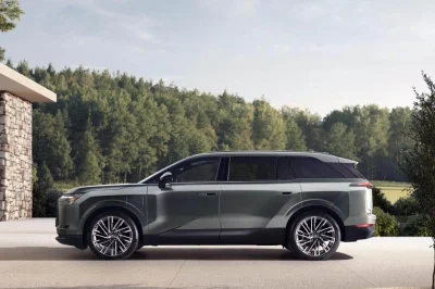 L’Europe s’obsède sur la Chine et rate l’essentiel : ce SUV japonais 6 places, 4×4 et extrêmement spacieux est celui qu’il fallait vraiment surveiller