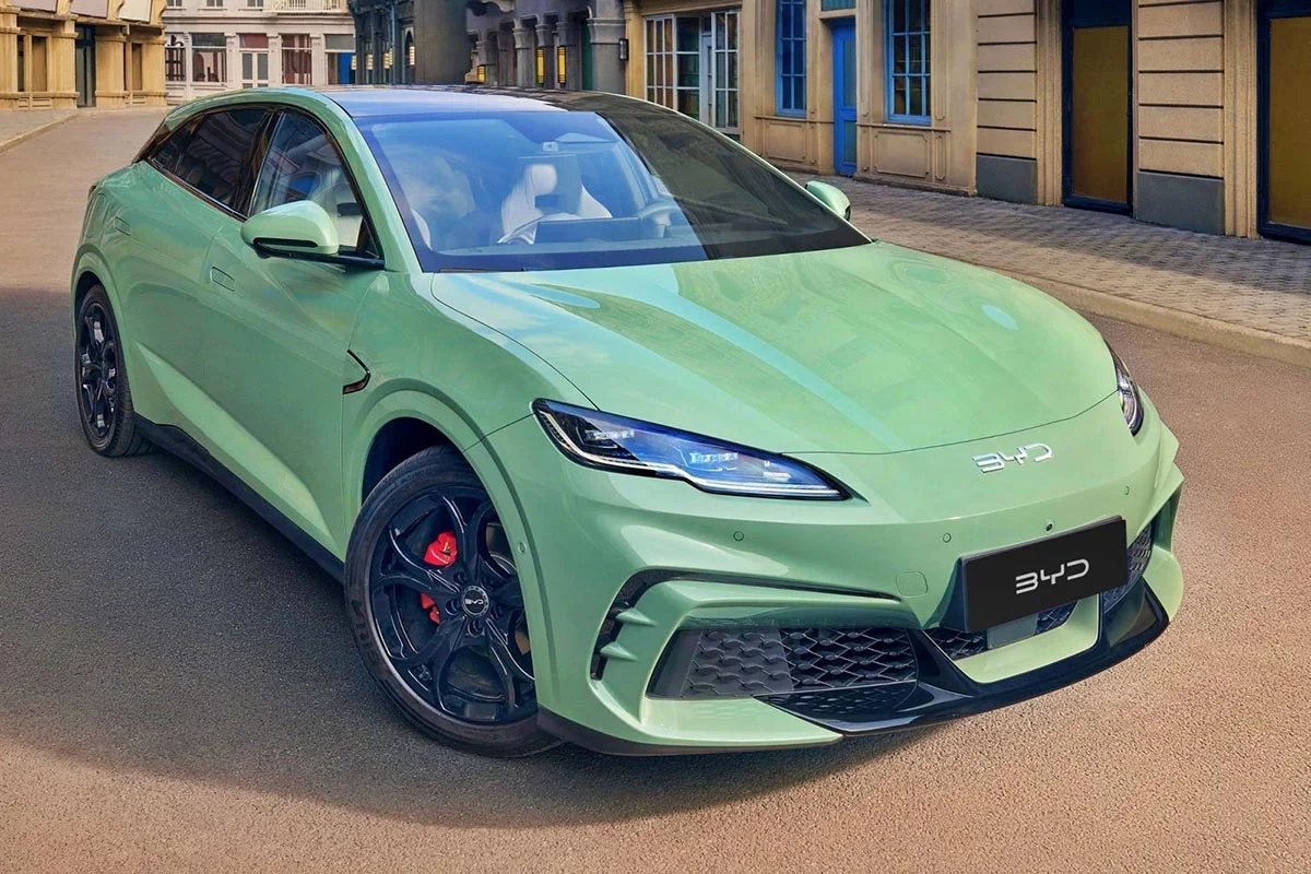 De la citadine au SUV de luxe, les Chinois ont tout envahi en Europe : le constat est brutal et la réponse du secteur reste introuvable