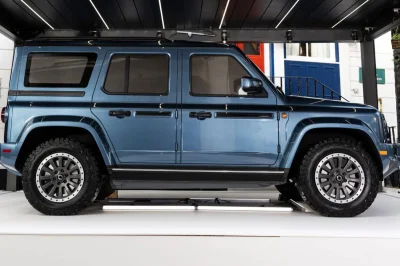 Héritier du 4×4 de nos grands-pères, sa version la moins chère arrive avec un partenaire inattendu