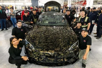 Tesla arrête la production des Model S et Model X : les dernières voitures sortent de l’usine