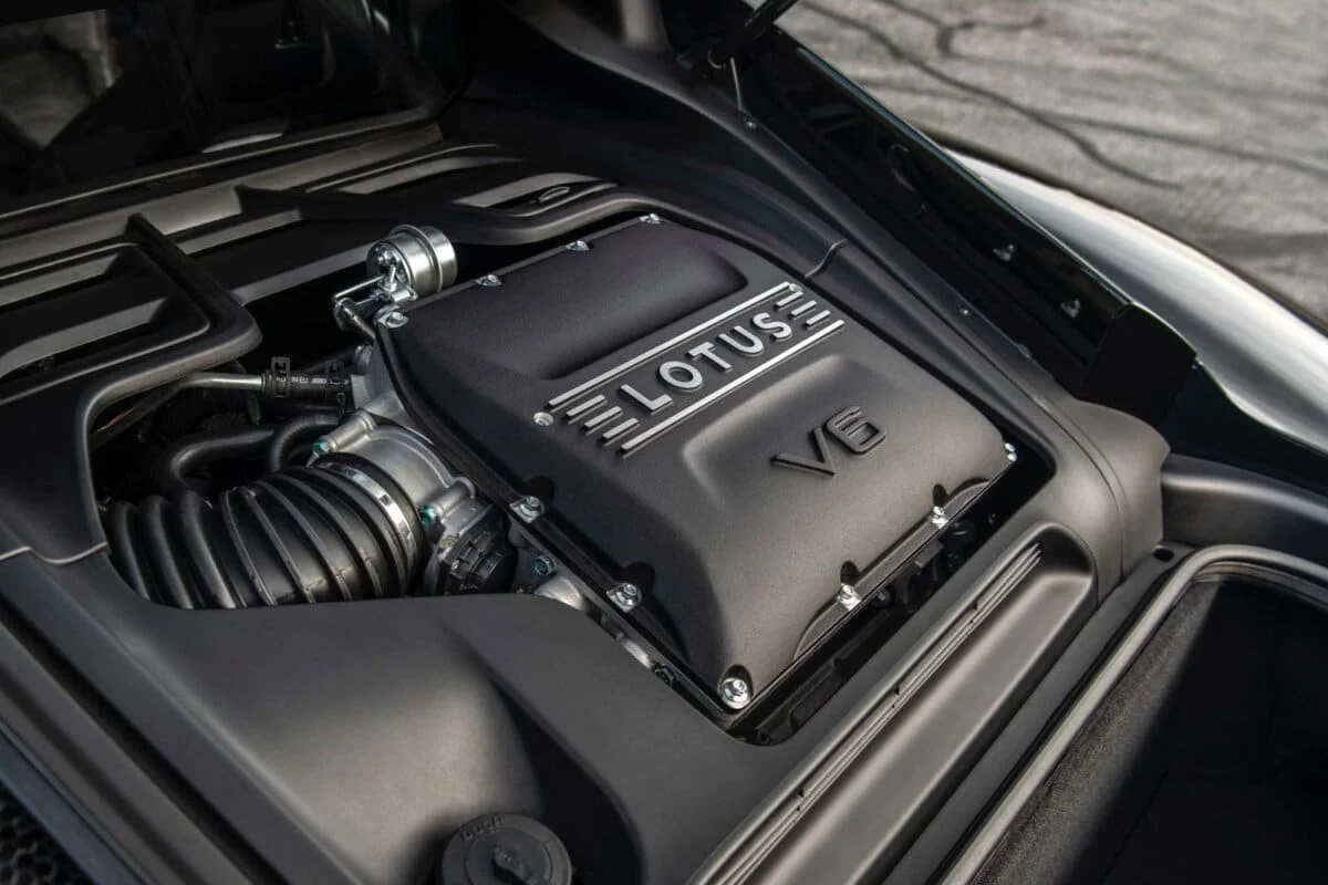 Avec 2 turbos, 6 cylindres et plus de 540 CV, Lotus dévoile son nouveau V6 aux origines espagnoles.