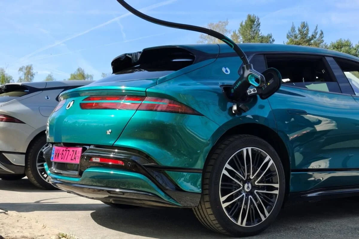 Les électriques qui se chargent en 5 minutes existent déjà, mais BYD a un autre problème avec ces batteries.