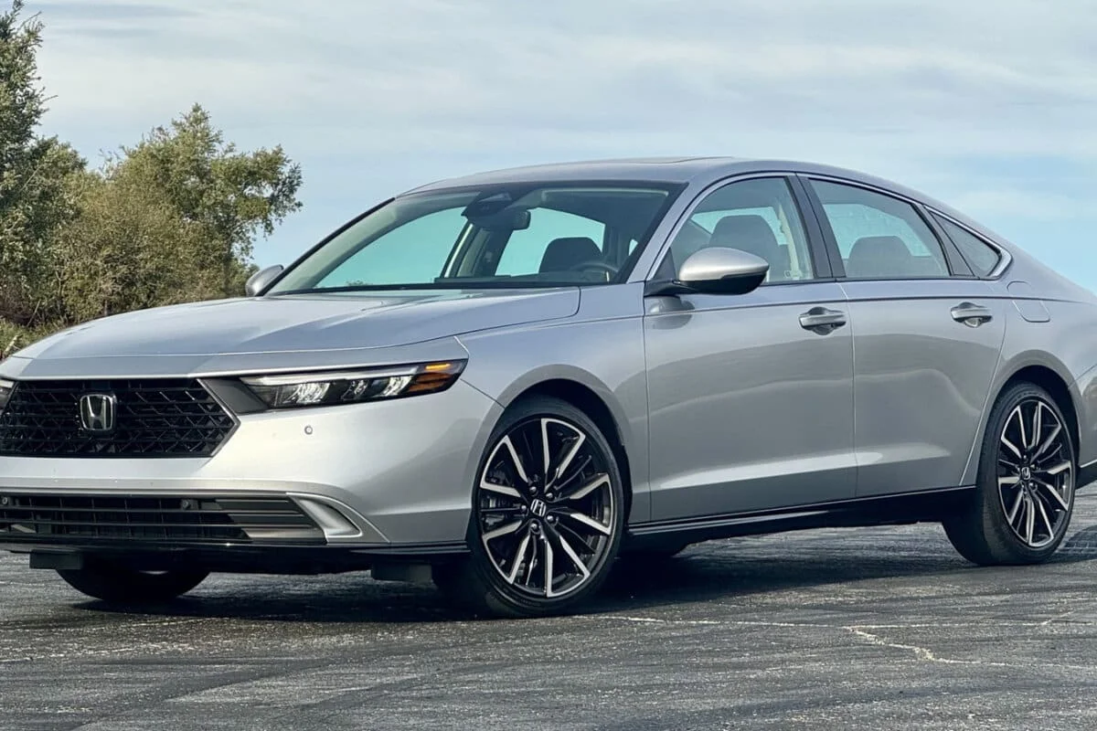 La Honda Accord Hybrid Touring : une berline familiale hybride exceptionnelle selon les essais américains