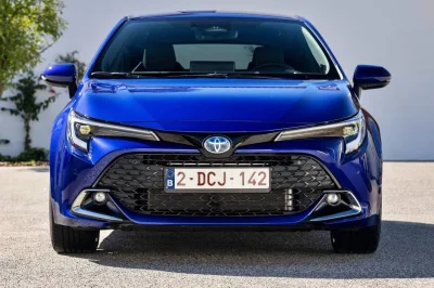 Toyota Corolla hybride sous 34 000 euros en 2026, l’efficacité énergétique enfin accessible au grand public