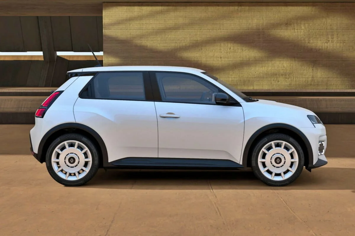 Renault 5 version la moins chère meilleure alternative française au design rétro face à la BYD la plus accessible du marché